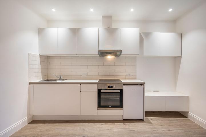 			1 Bedroom, 1 bath, 1 reception Flat			 Roderick Road, Belsize Park